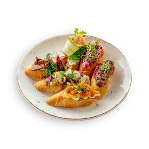 Брускетта с сыровяленой курицей и огурцом Ресторан-клуб Танцы